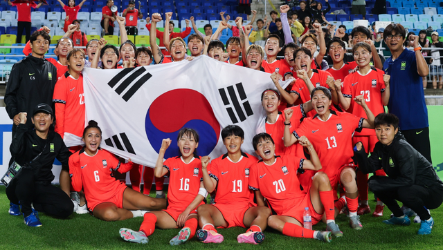 3-0！女足亚洲杯首场惨案，韩国大胜升榜首，中国队首战获好消息